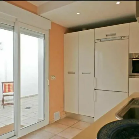 Acogedora Luminosa De 3 Plantas. Holiday home
